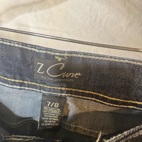 Y2K ZCO Curve Dark Wash Embellished Flare Jeans Size 7/8 - Picture 5 of 5
